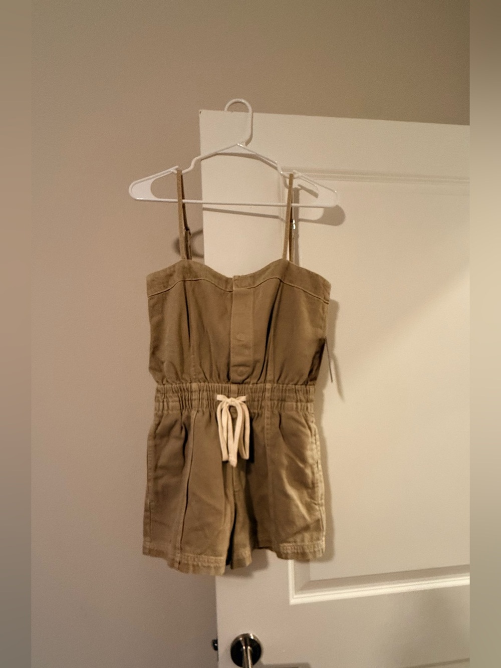 Universal Thread Olive Utility Romper with Drawstring - Picture 3 of 7